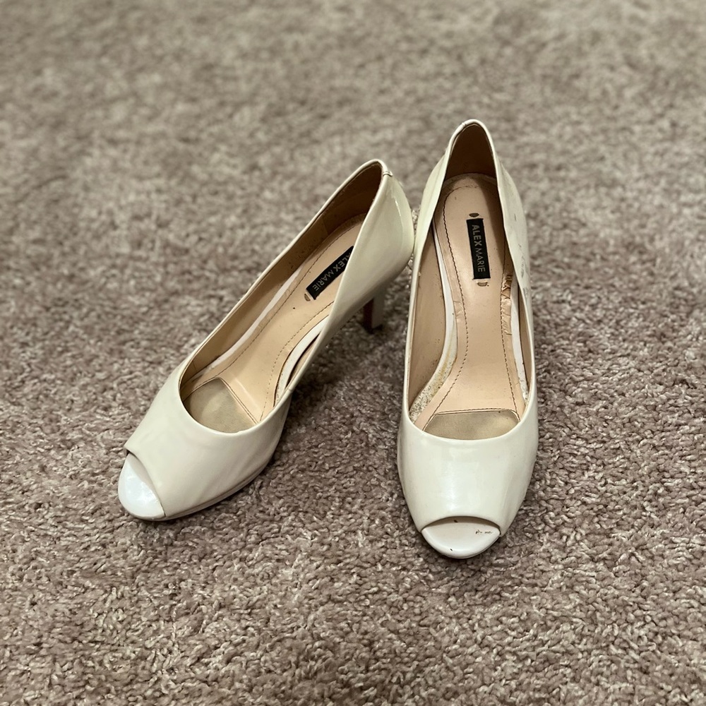 Alex Marie white peep toe heel
